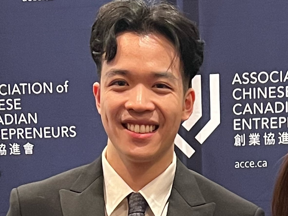 Business student receives scholarship from the Association of Chinese Canadian Entrepreneurs