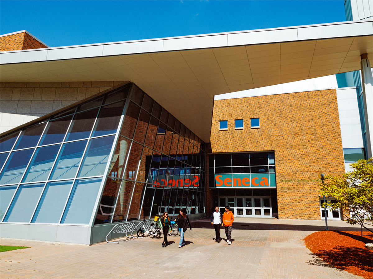 [Seneca@York] Campus Store hosting pop-up shop on Sept. 4 and 5