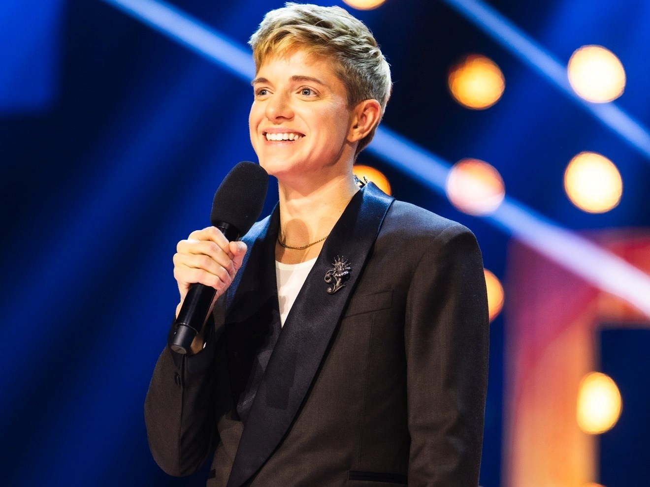 School of Fashion professor outfits JUNO Awards host