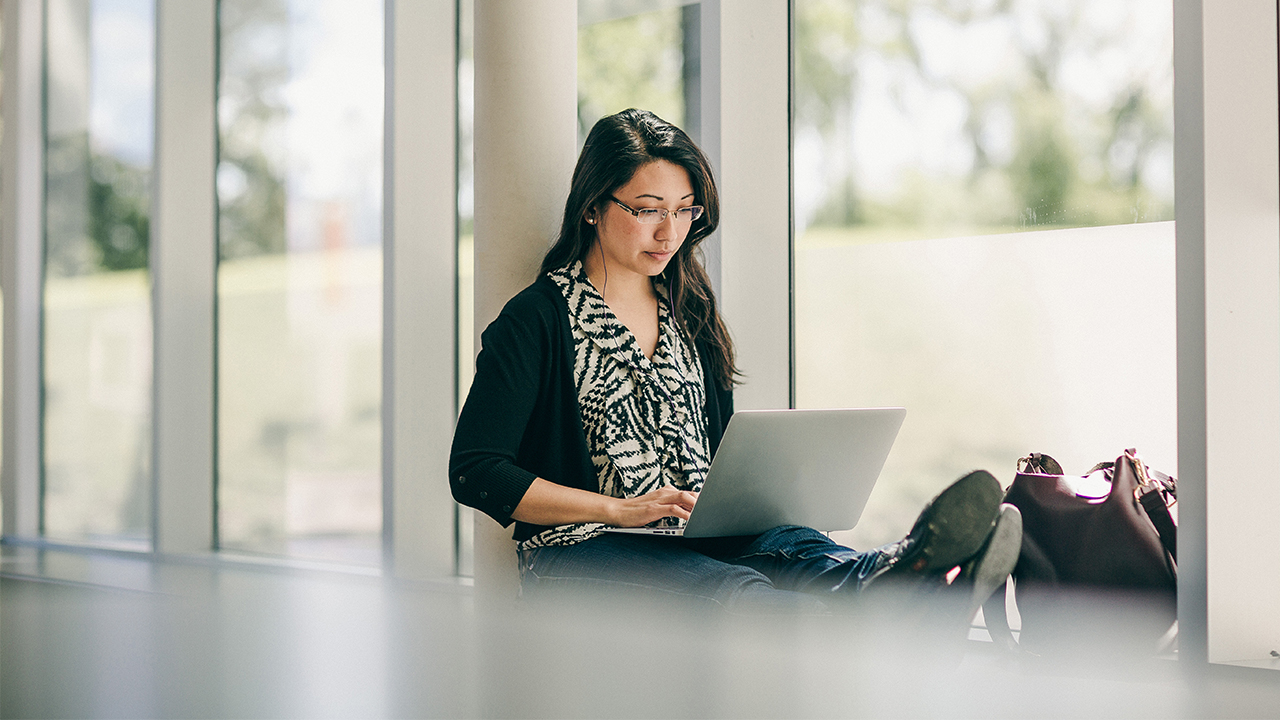 Student with laptop